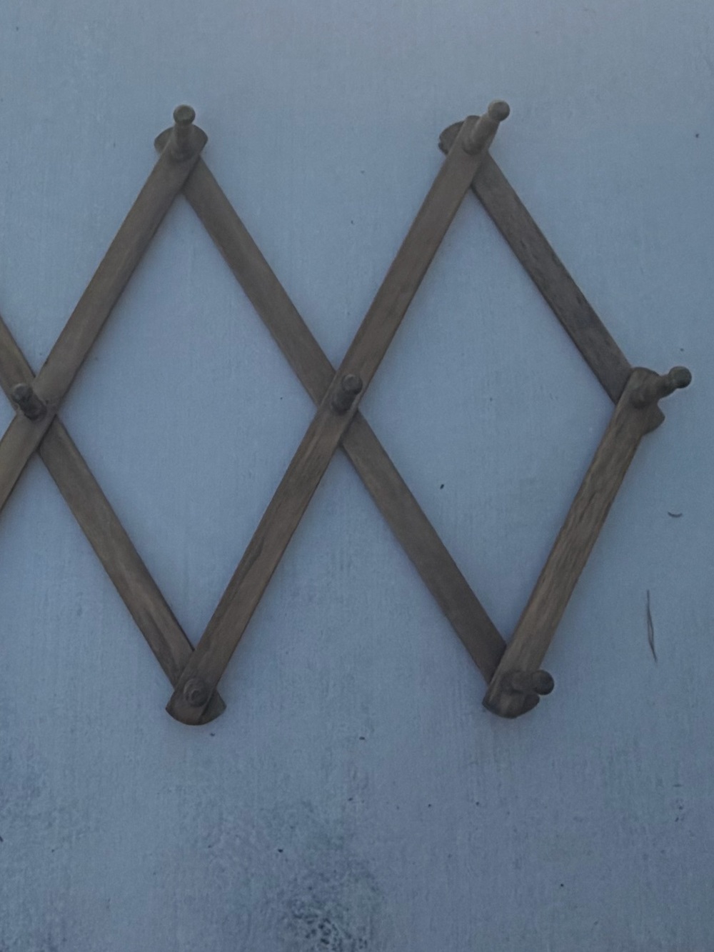 Vintage MCM Nevco 10 Peg Coffee Cup Holder Expand Wooden Wall Rack accordian